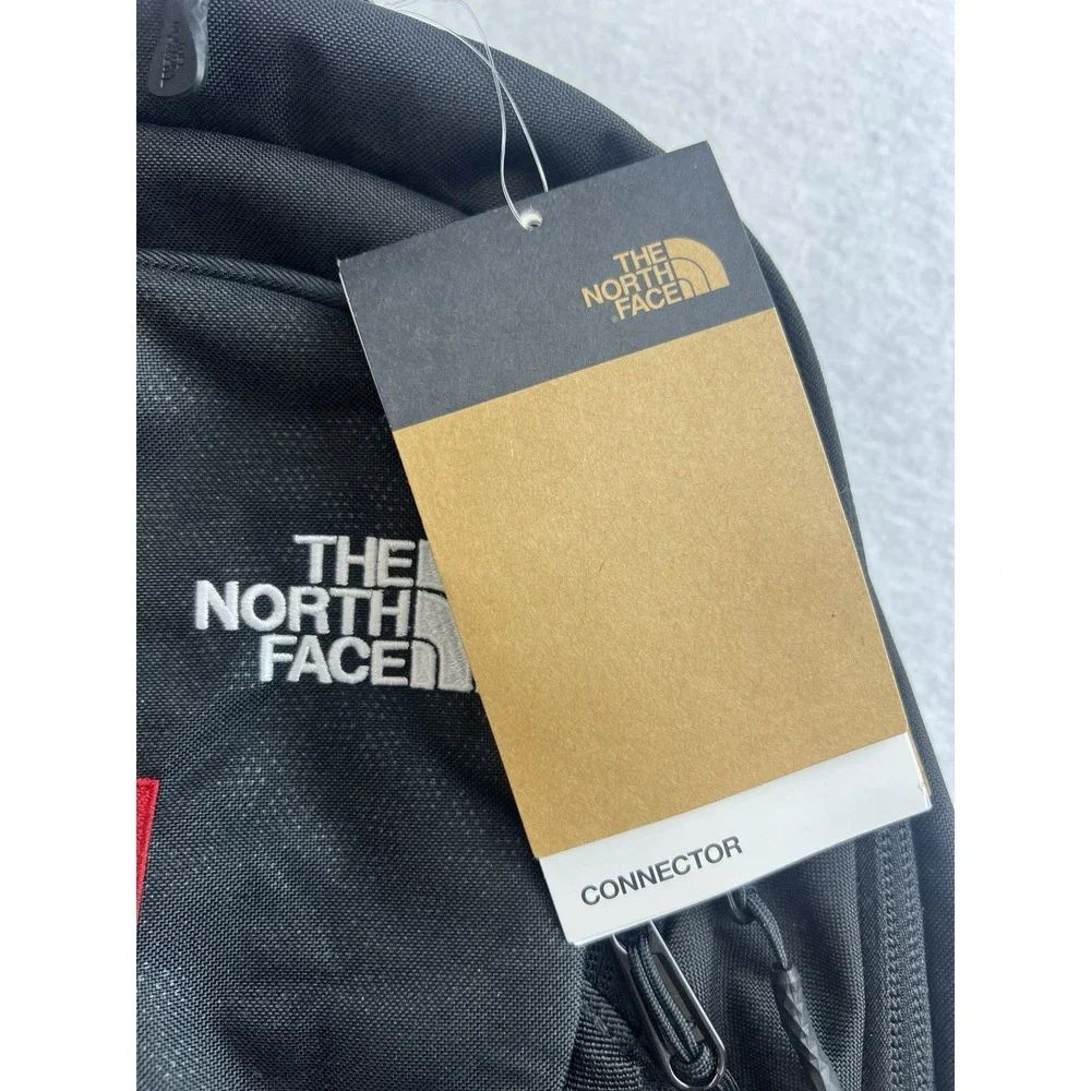 The North Face Connector‎ Black 28 L Flexvent Backpack  NWT Embroidered